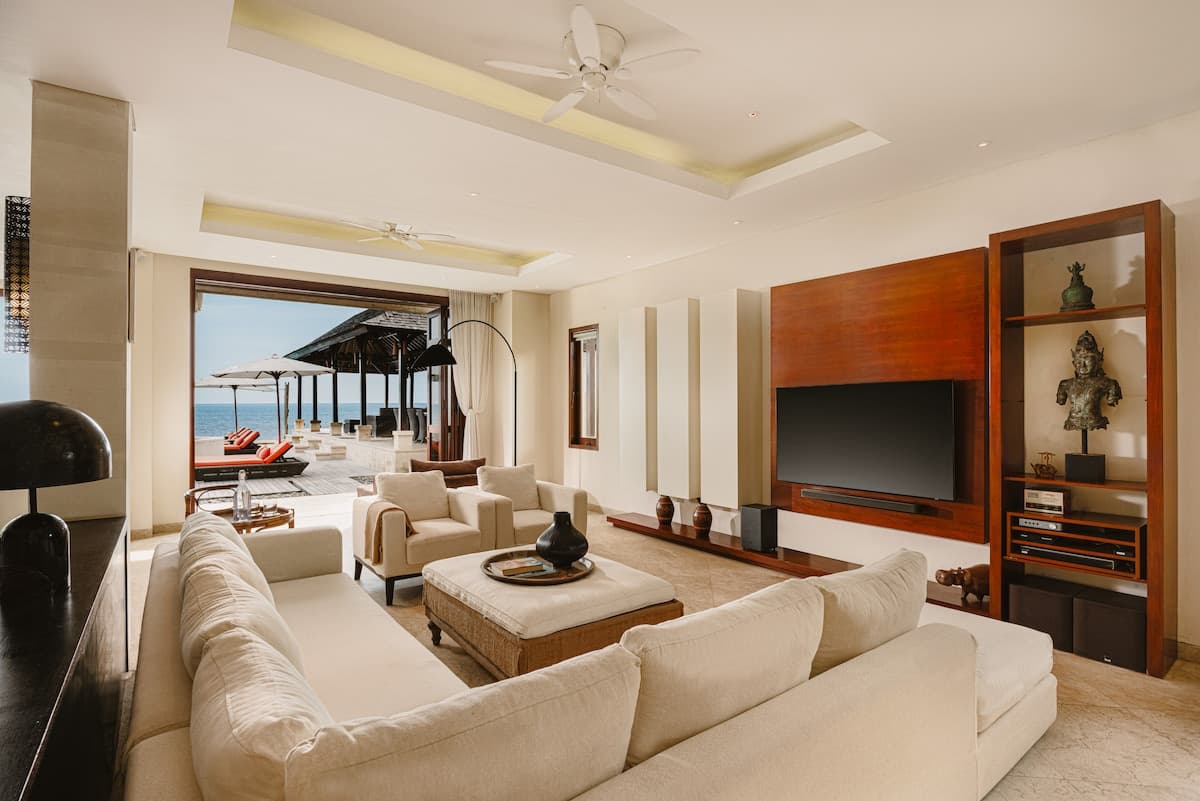Villa Rosita · Villa Rosita Oceanfront 7 Bedroom w Private Chef - View 4