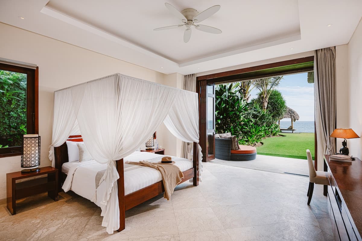 Villa Rosita · Villa Rosita Oceanfront 7 Bedroom w Private Chef - View 5