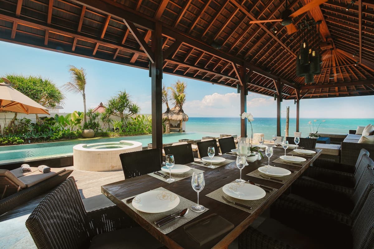 Villa Rosita · Villa Rosita Oceanfront 7 Bedroom w Private Chef - View 2