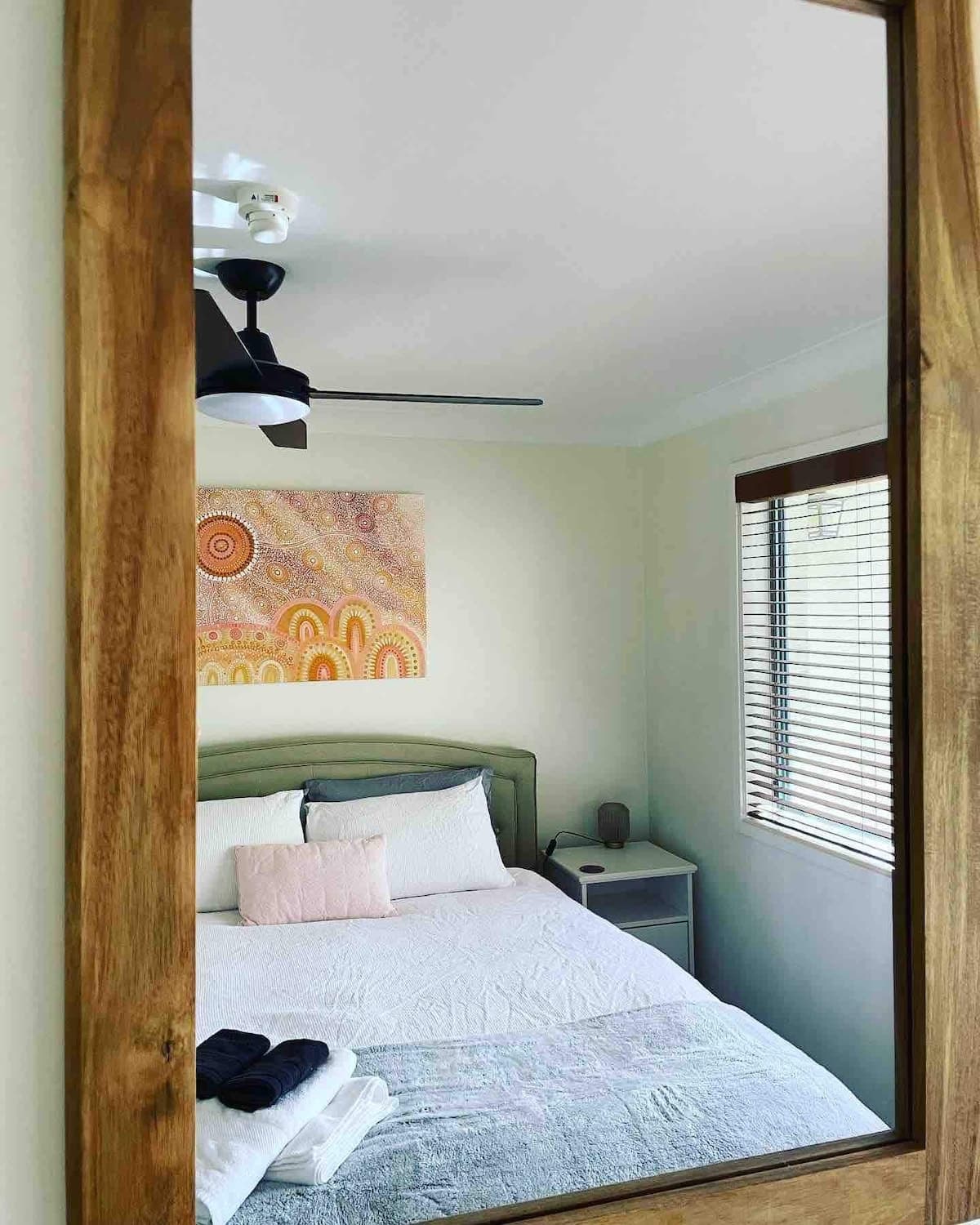 Jardine Street · Comfortable & Central, Cool + FREE Secure Parking! - View 2