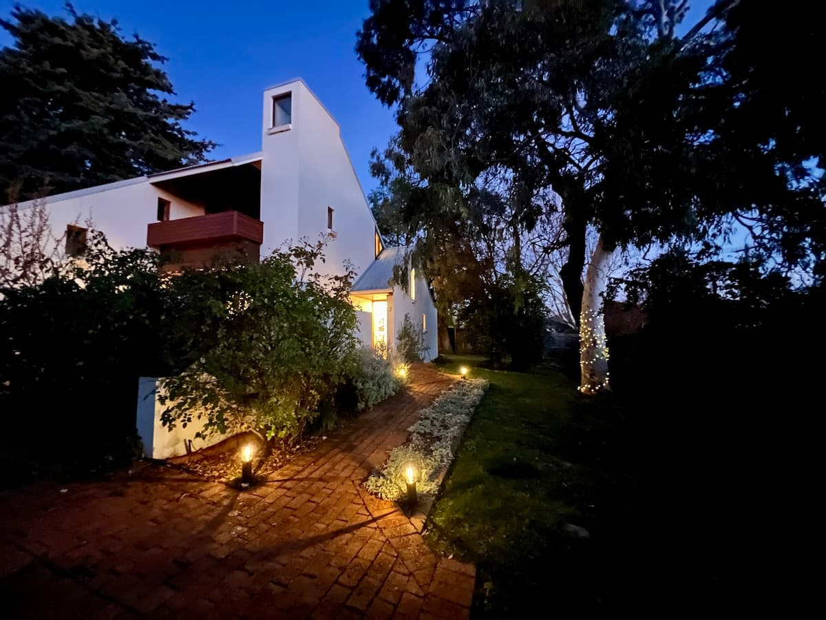 Watson 2B2B · Architectural Gem | Light-Filled Fireplace Retreat - View 3