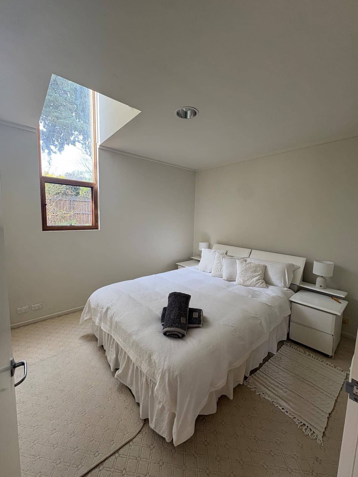 Watson 2B2B · Architectural Gem | Light-Filled Fireplace Retreat - View 4