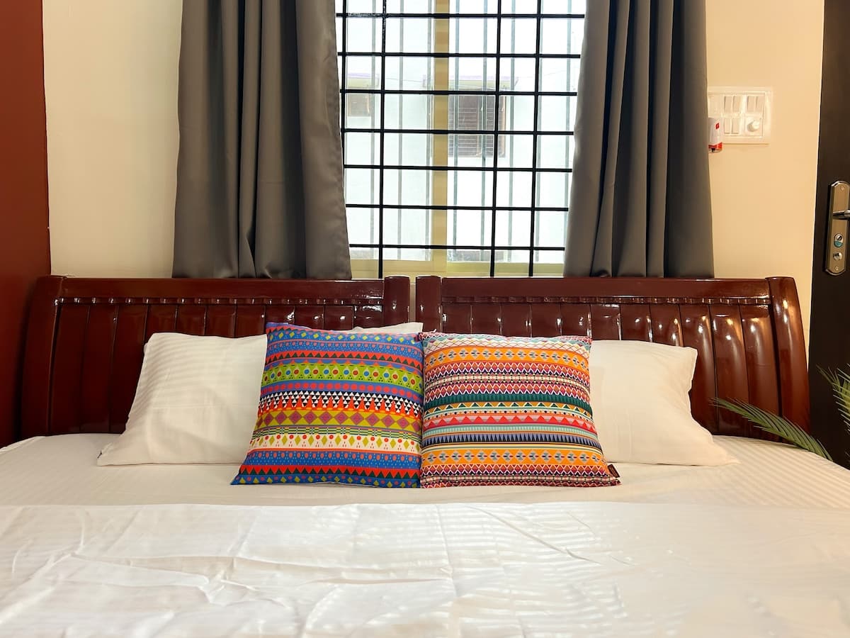 MCD 103 · Spacious AC Studio Flat in Mysore - 103 - Main view