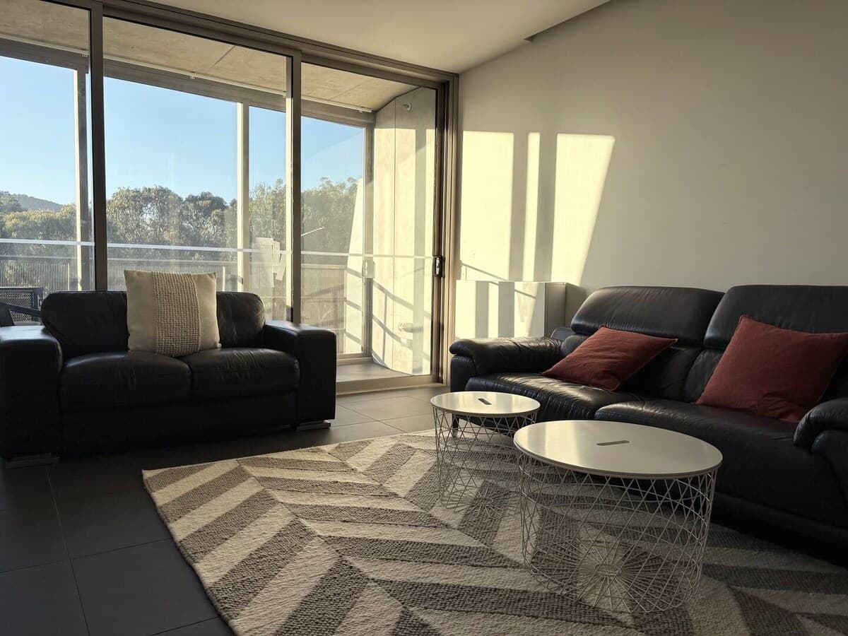 Nishi Apt - ROOM 308 · Urban Lake Vacay - Ovolo building + Free Parking - View 3