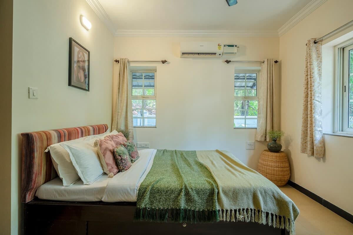BFA01 · Chic 2BHK | Pool & Gym | Siolim - View 5