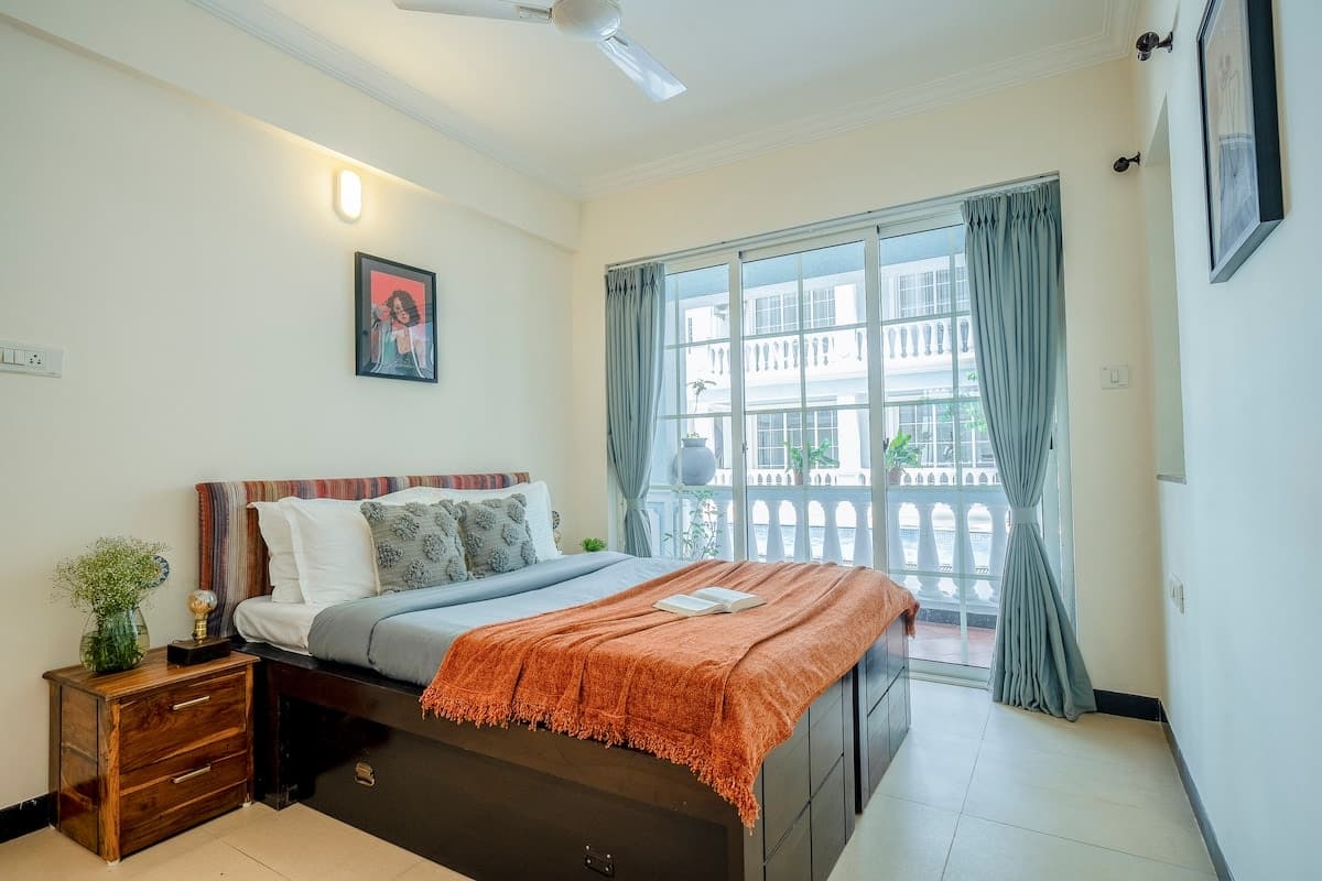 BFA01 · Chic 2BHK | Pool & Gym | Siolim - View 3