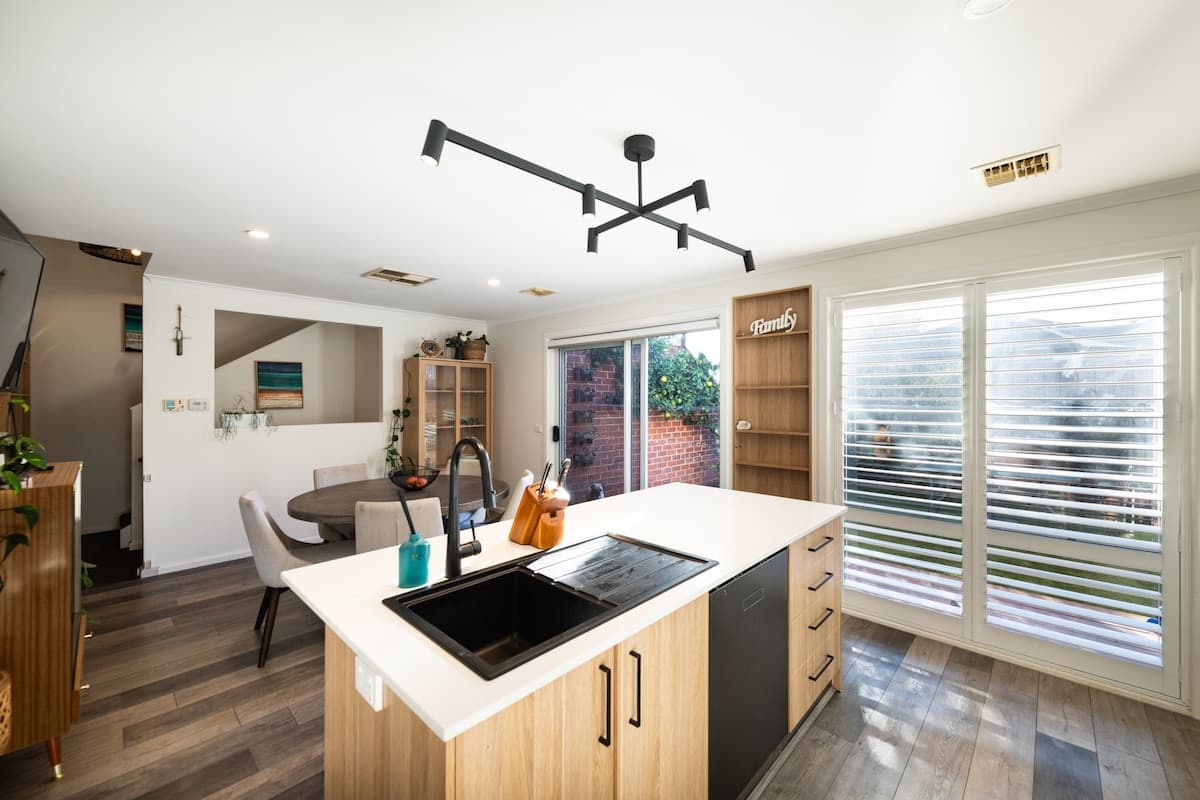 Gungahlin Lakeside · Lakeside Retreat - 4BR, Steps to Park & Cafés - Main view