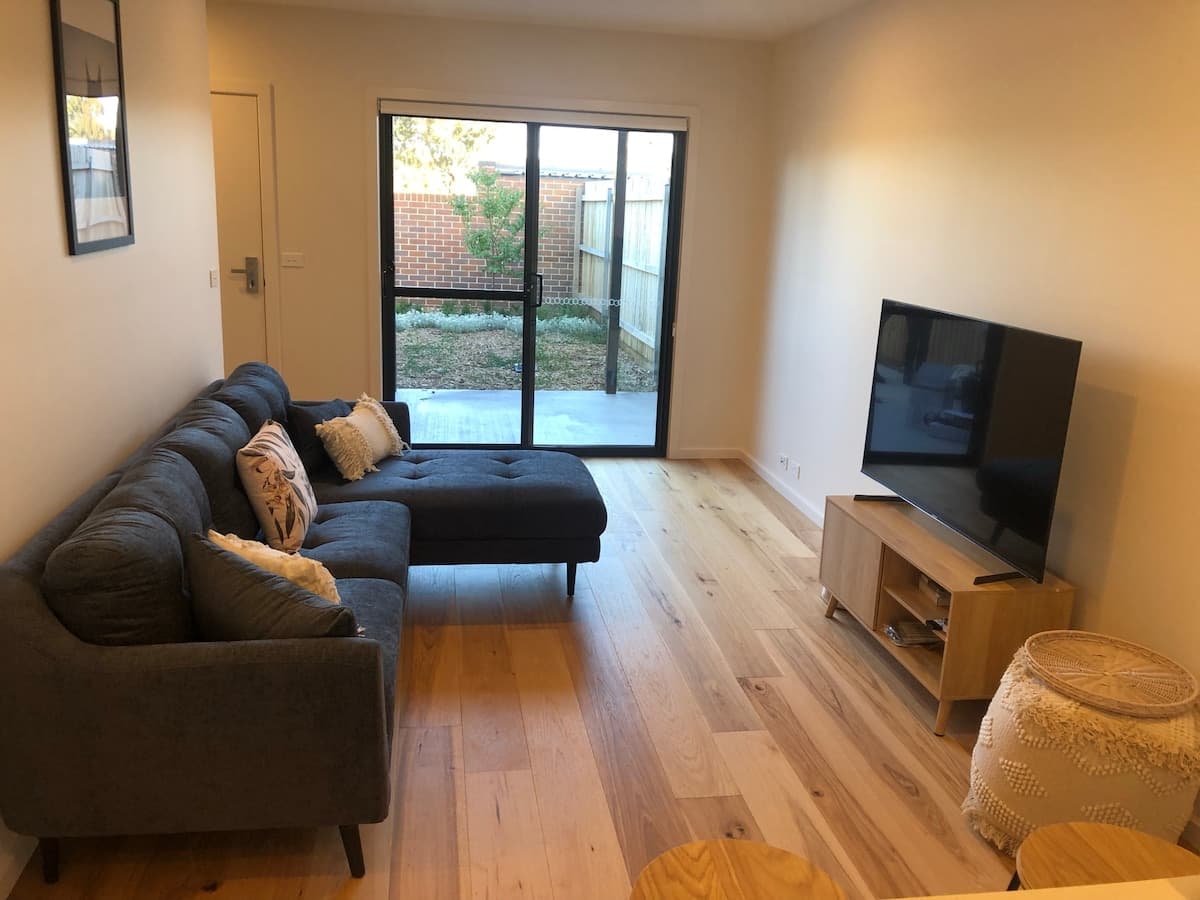BRAYBROOKE 3B 2B+Garage · NEW Airy Neat & Comfy 2 story-3 Bed 2 Bath+Garage - View 5