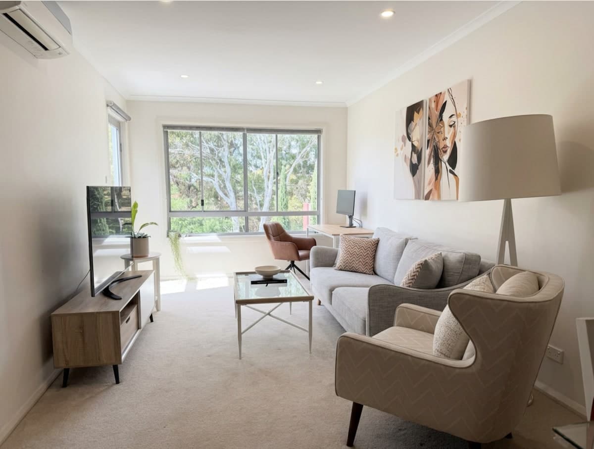 Turner · *NEW* Modern Retreat CBD+ANU, EV+Secure Parking Wi - View 5