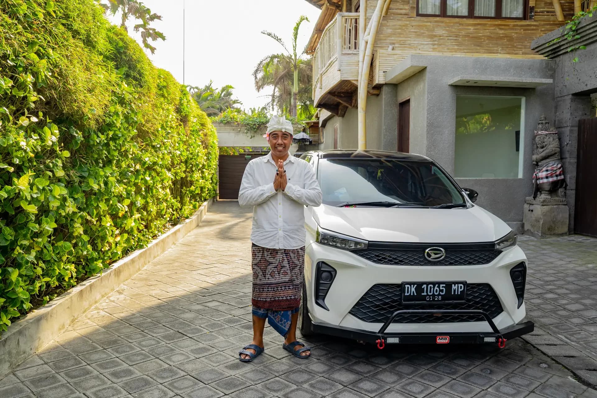 Villa Rosita – Car and Driver